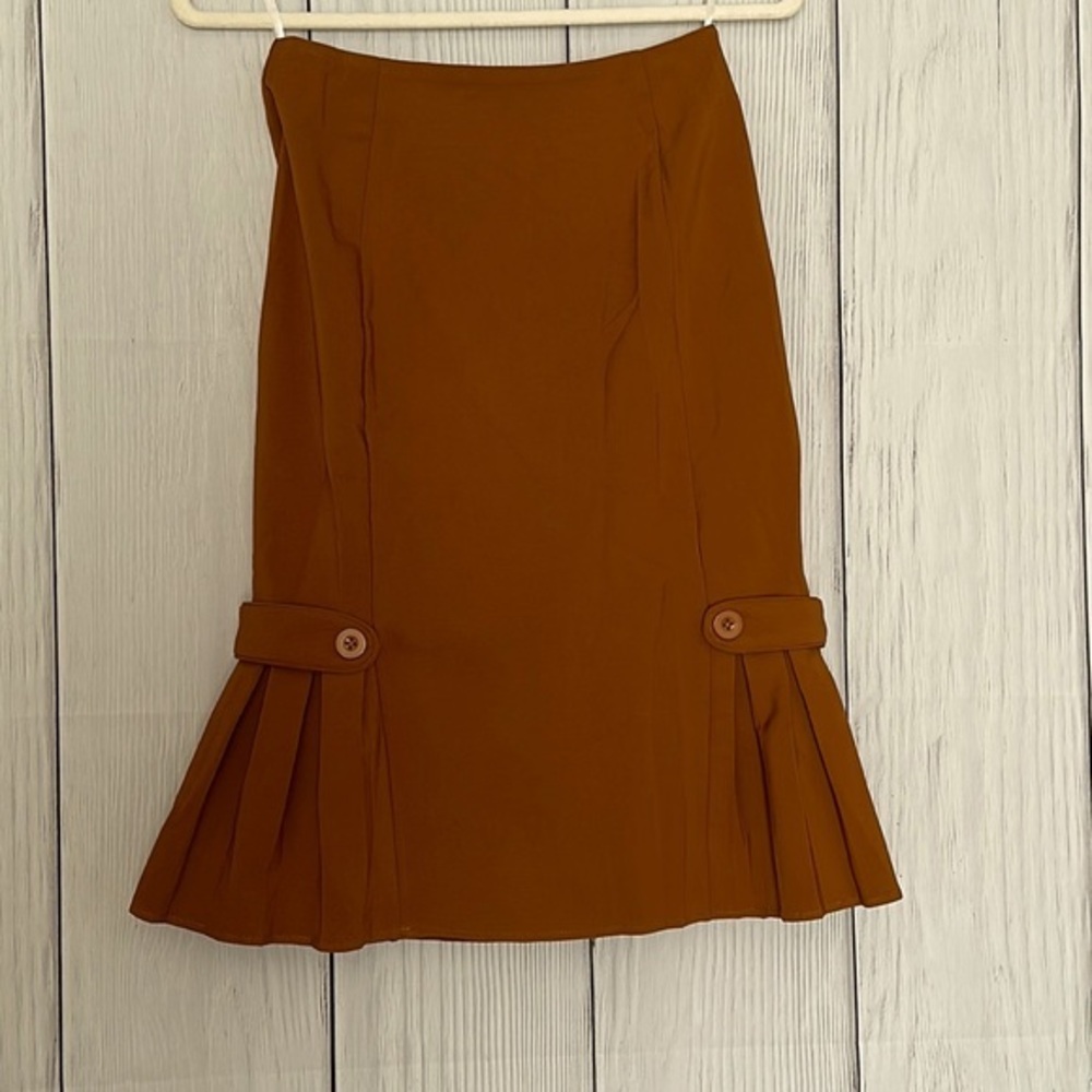NWT BELLA PAQUE peplum pleated pencil skirt.